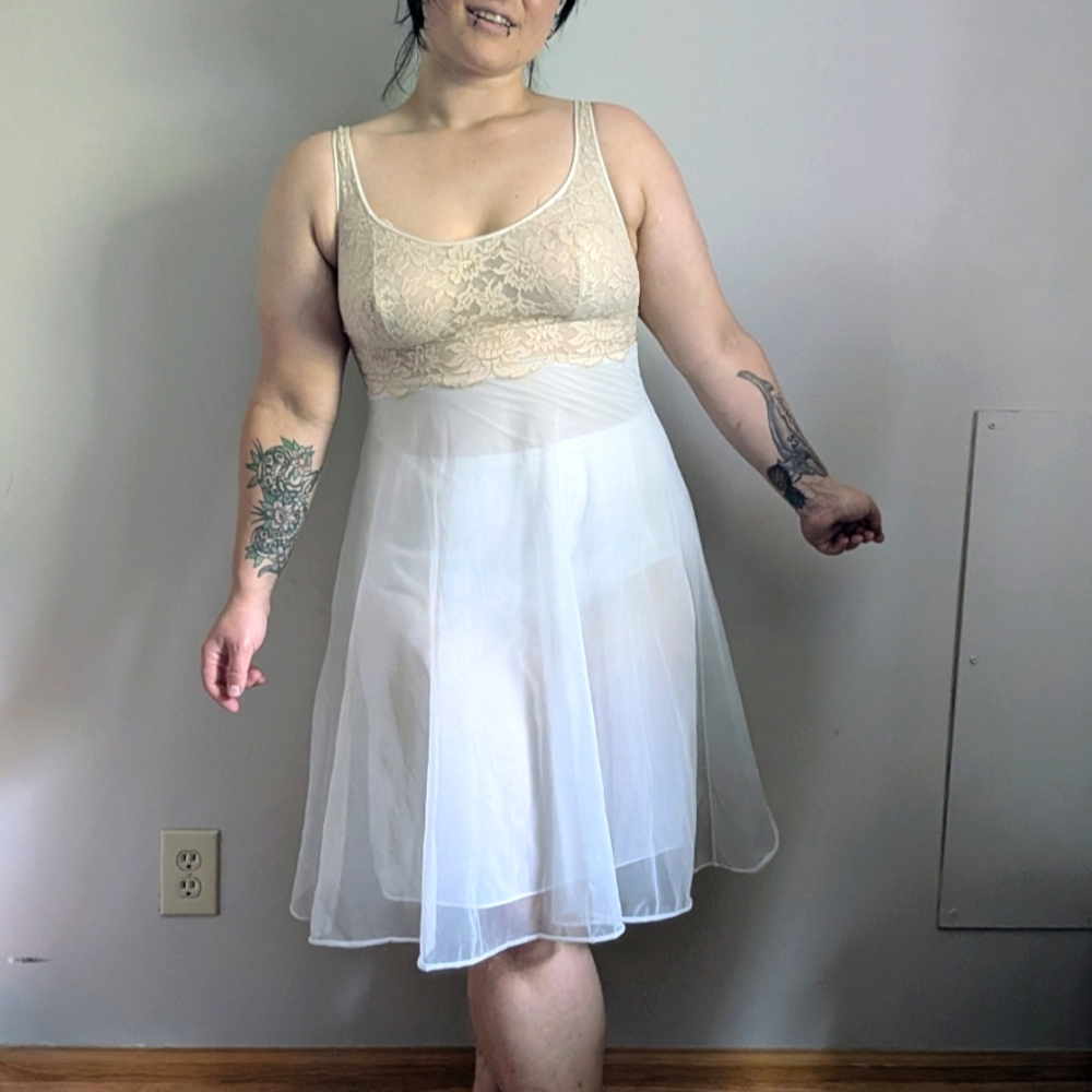 50s Vintage Vanity Fair 2 Piece Chemise Robe Lace Fairycore Peignoir Set 34 - Picture 2 of 16